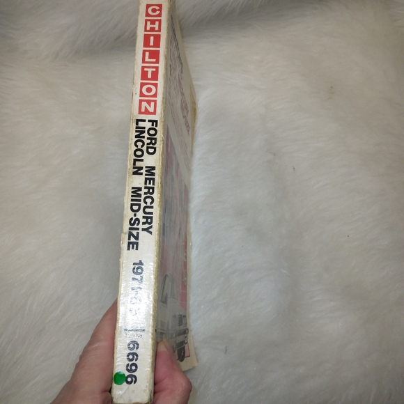 BOOK Chilton's Repair & Tune-Up Guide 71-85 Ford Lincoln Mercury Mid-Size - Picture 3 of 6